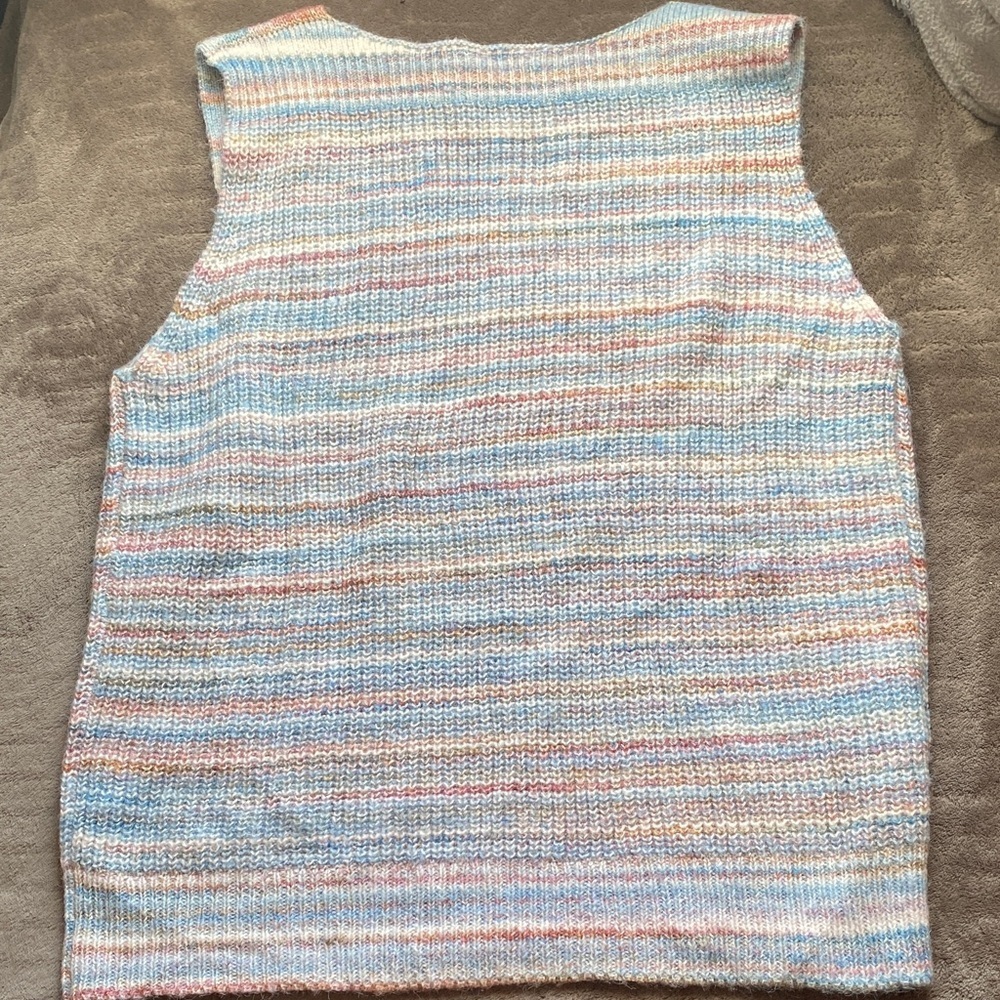 Multicolor Knit Sleeveless Top - Picture 2 of 3